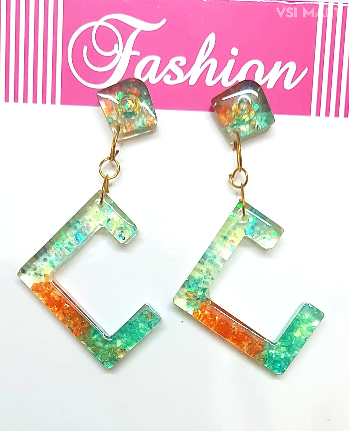 Resin "C" Earrings (1Set)