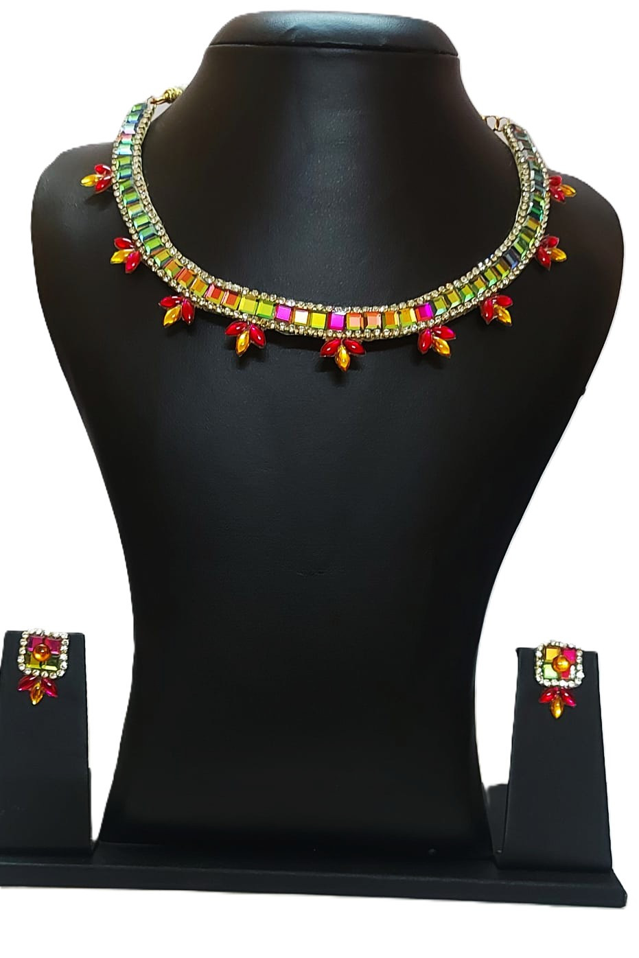 Multi Colour Stone Necklace with Stud Earrings (1Set)