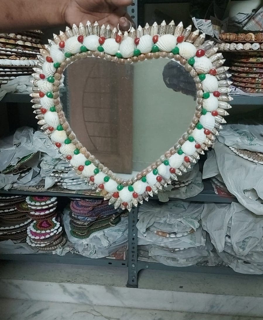100% Natural Art Shining Seashell Shank Hearten Mirror Big Size