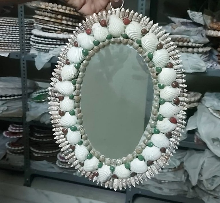 100% Natural Shine Seashell Shank Ovel Mirror Standard Size