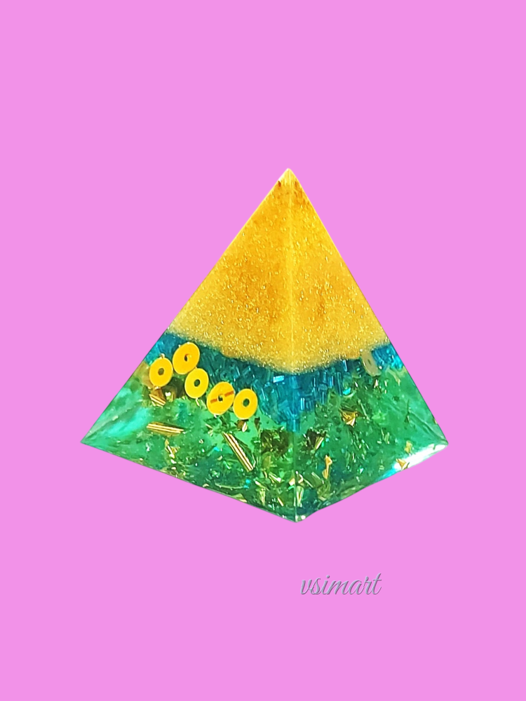 Resin Crystal Glassy Finish Pyramid Handmade 2"